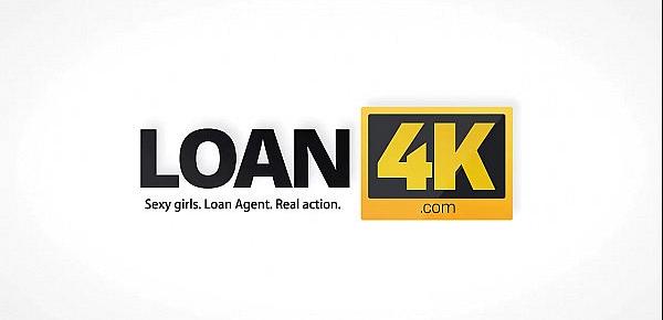  LOAN4K. Teenager sottomessa fa sesso per soldi con il manager in ufficio